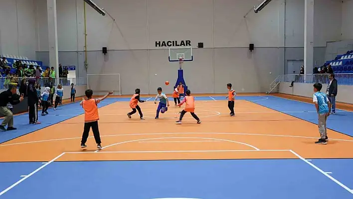 Hacılar Kapalı Spor Salonu'nda ilk etkinlik