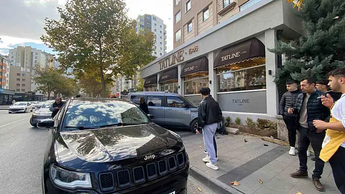 Talas'ta jeep ile hafif ticari araç çarpıştı