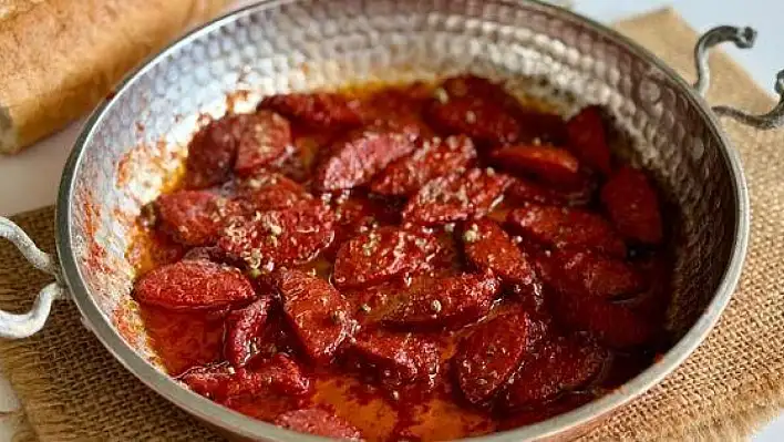 Hafta sonu kahvaltısı tarifi -Salçalı sucuk!