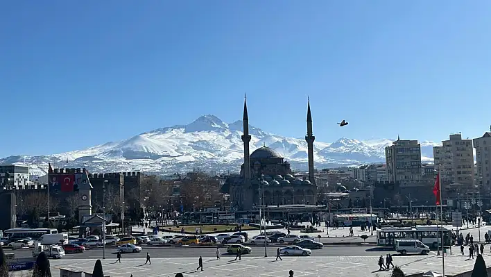 Haftanın ilk gününde Kayseri'de neler yaşandı? - Hızlı tren şantiyesinde göçük, emekli ikramiyesi, kök hücre...