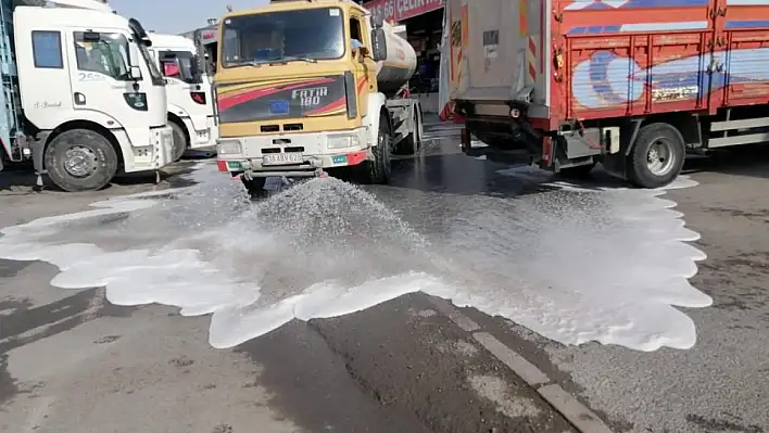 Hal kompleksinde detaylı temizlik...