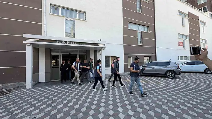 Nevşehir'de gazeteciye 'Gerçeğe aykırı bilgi yayma' suçlamasıyla gözaltı