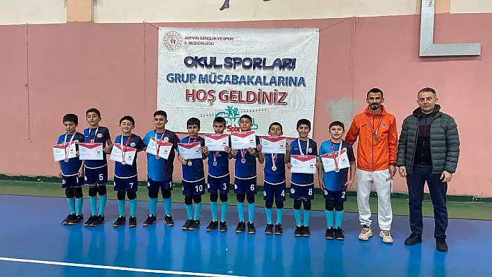 Hamurova Ortaokulu Voleybol Takımı bölge şampiyonu oldu!