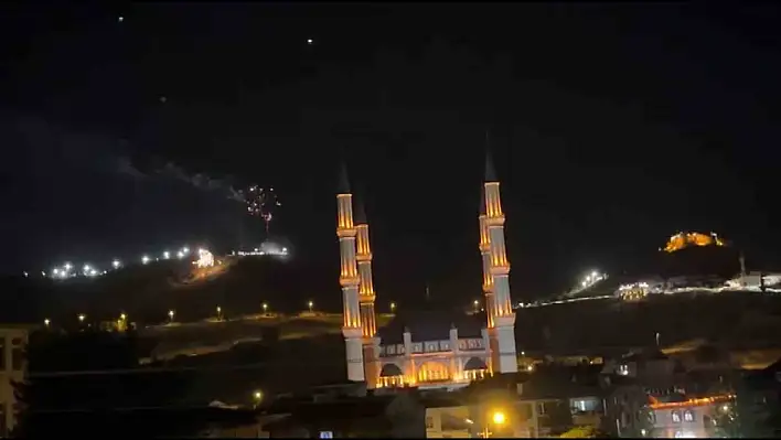 Havai fişek yangına neden oldu