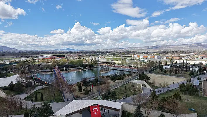 Hayvanat Bahçesi 1 Günde 12 Bin Kişiyi Ağırladı