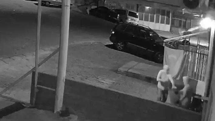 Hırsızı dükkan sahibine yakalandı!