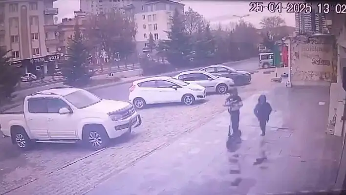 Scooter ve ayakkabı çaldılar, kaçamadılar