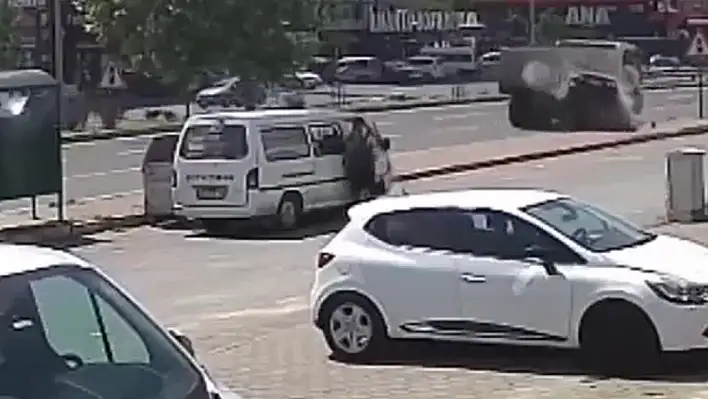 Kayseri'de yaşanan kazalar kameralara işte böyle yansıdı!