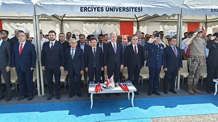 Hulusi Akar: 'İhaneti kabul edemeyiz!'