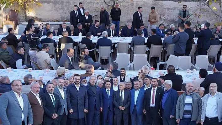 Hulusi Akar sorunu çözdü: Mahalleden sevgiyle ayrıldı!