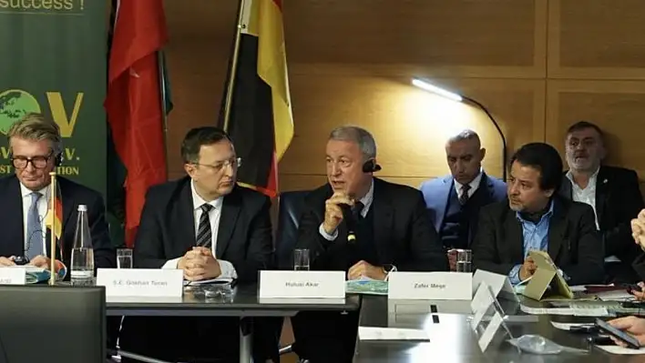 Hulusi Akar, yuvarlak masa toplantısına katıldı!