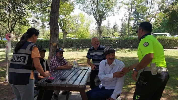 Polis ekiplerinden Huzurevi sakinlerine bilgilendirme!