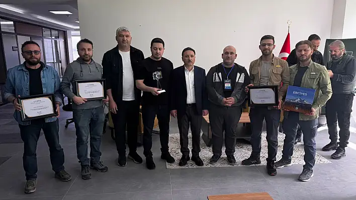 İhlas Haber Ajansı'na iki ödül birden!