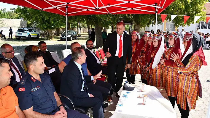 İlköğretim Haftası coşkusu Tomarza'yı sardı