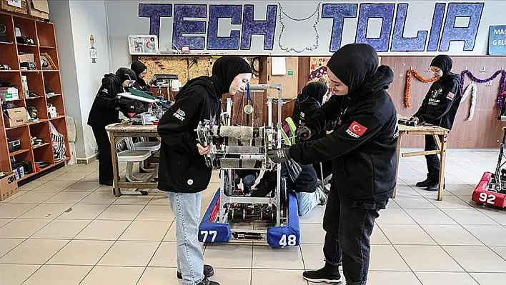 İmam hatipli kızlar First Robotics Competition'da Türkiye'yi temsil edecek