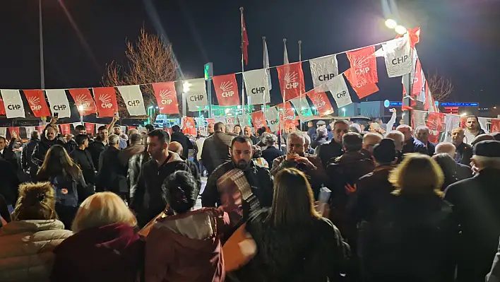 İmamoğlu Kayseri'de konuştu, çıkışta sürpriz anlar yaşandı