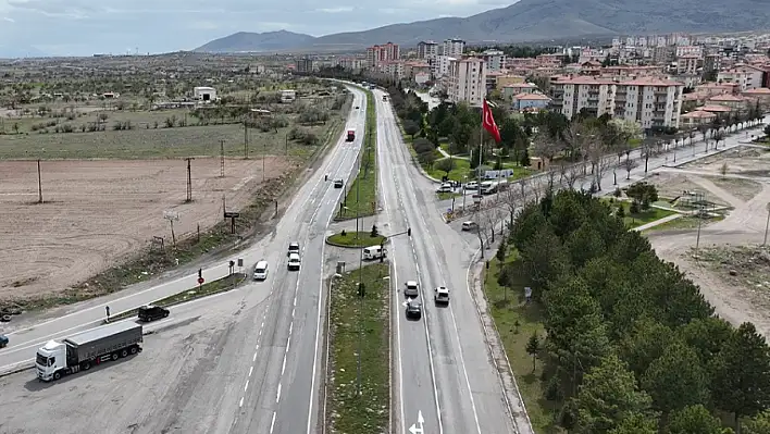 İncesu'da 4 kavşaklı asfalt çalışması başladı! - Trafik işaretlerine dikkat!