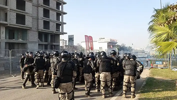 İncirlik Üssü'ne girmeye çalışan gruba müdahale