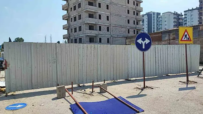 Adana'da talihsiz olay: İnşaatını denetleyen müteahhit araç çarpması sonucu hayatını kaybetti!