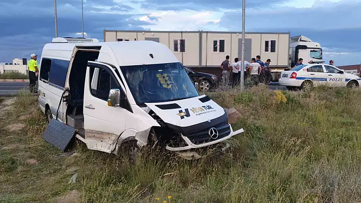 Mimarsinan Organize yolunda kaza! Çok sayıda yaralı var