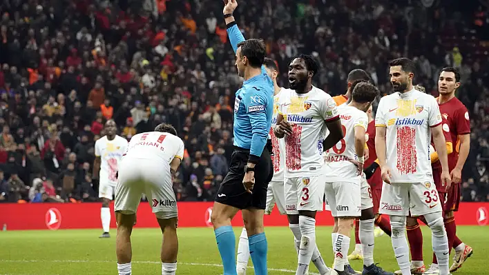 İstanbul'da 'Karaoğlan' devrede! Kayserispor üst üste beşinci yenilgisini aldı (2-1)