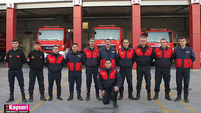 İtfaiyeciler artçı sarsıntıda 'Abi beni bırak' diyen İdil'in kurtarılma anını anlattı