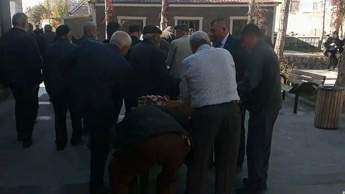 İYİ Parti Tomarza'da Atatürk'ü böyle andı