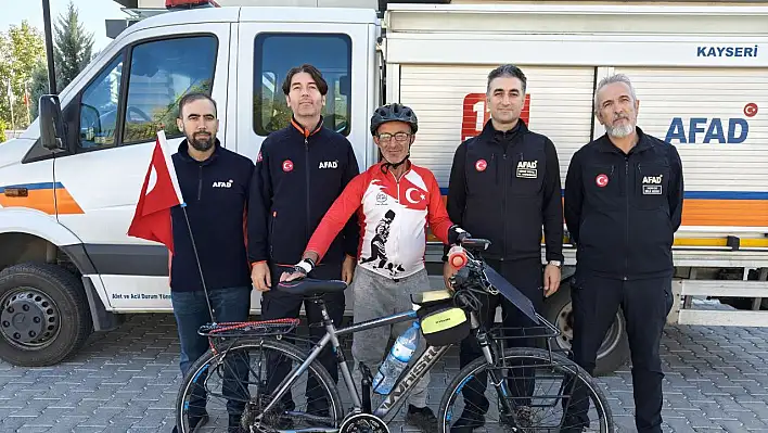 İzmir'den Kayseri'ye bisikletle geldi!