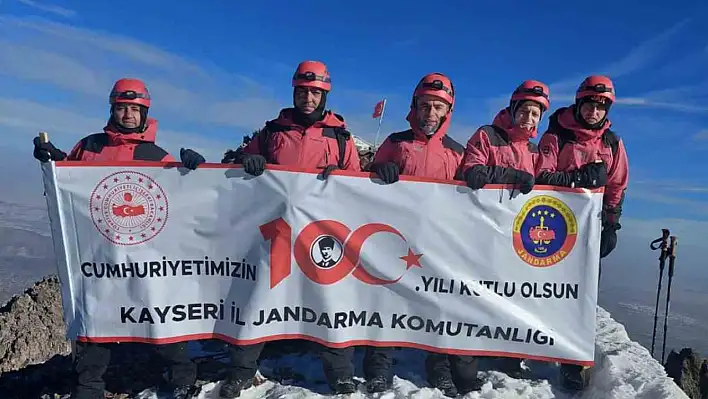 JAK, Erciyes Zirvesine  Ulaştı