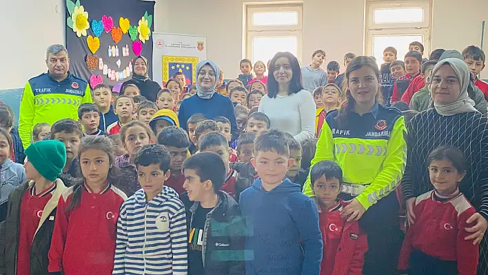 Jandarma, Bünyanlı öğrencilere trafik eğitimi verdi