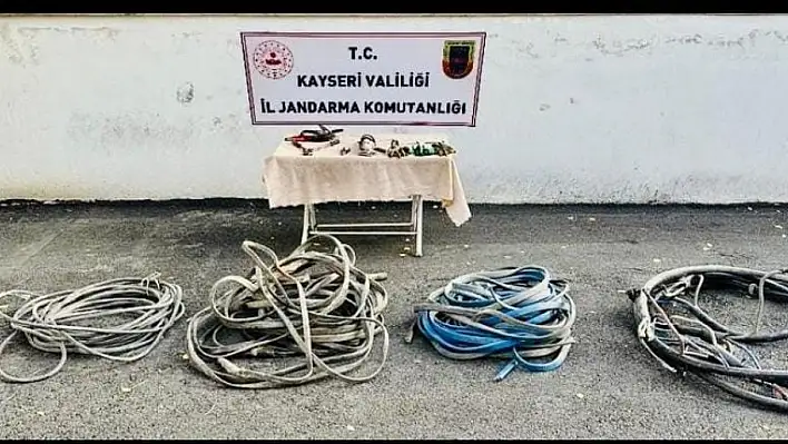 Kablo hırsızları yakalandı