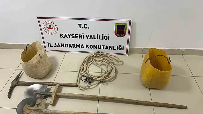 Kaçak kazı yapan şahıs jandarmaya yakalandı