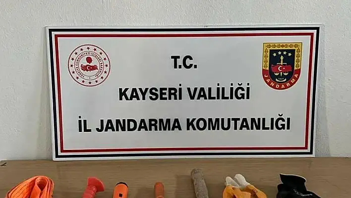 Kaçak kazı yaparken yakalandılar