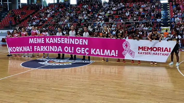 Kadın basketbolcular ''meme kanseri'' farkındalığı için pankart açtı