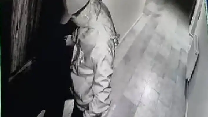 Yangınının nedeni kundaklama! Daireyi böyle yakmış...