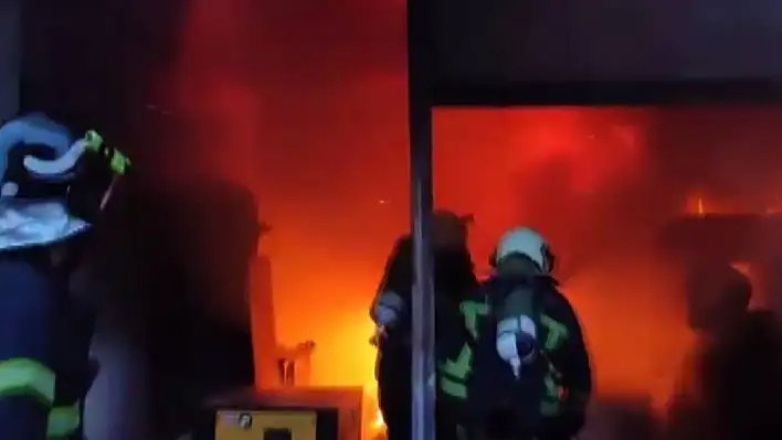 İş yerinde çıkan yangın söndürüldü