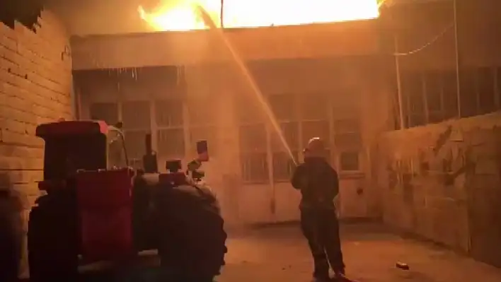 Kahramanmaraş'ta korkutan iş yeri yangını