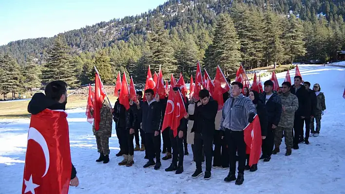 Sarıkamış şehitleri anısına yürüyüdüler