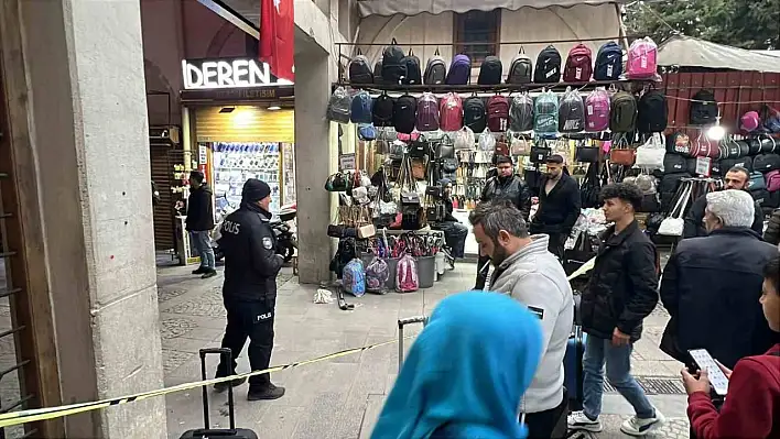 Telefon kılıfını beğenmeyen şahıs dükkana ateş açtı: 2 yaralı