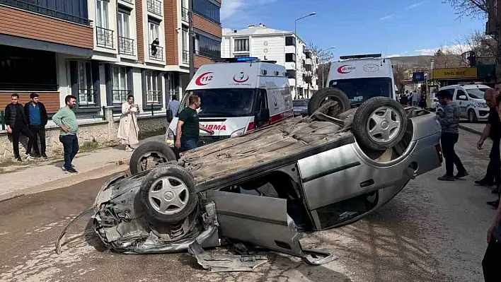 Kahramanmaraş'ta trafik kazası araç ters döndü!