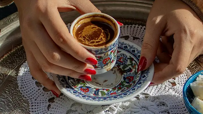 Kahve keyfinize yakışır! Şık sunumluk 4 malzemeli kurabiye tarifi