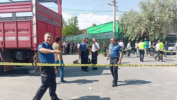 Kamyonla çarpışan motosiklet sürücüsünden acı haber