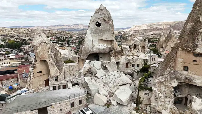 Kapadokya'da binlerce yıllık peribacası yıkıldı!