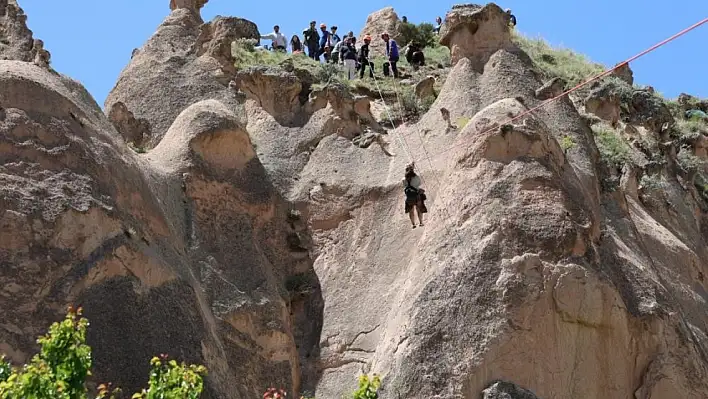 Zelve'de ekipler seferber oldu: Mahsur kalan turistler kurtarıldı