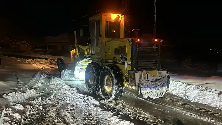 Kar yağışının ardından 90 yol ulaşıma açıldı