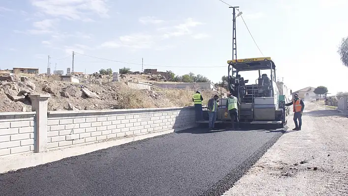 Karakaya mahallesinde asfalt serimine başlandı