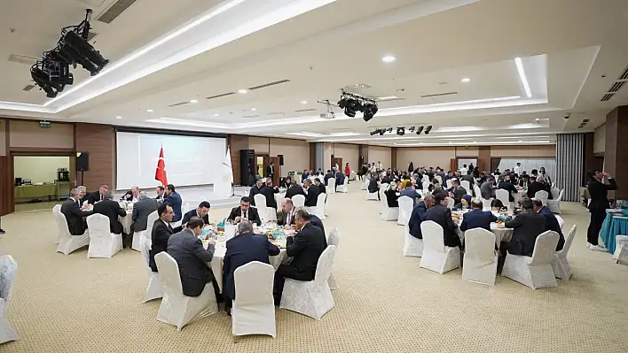 Karaköse, Ankara'da iftar programına katıldı