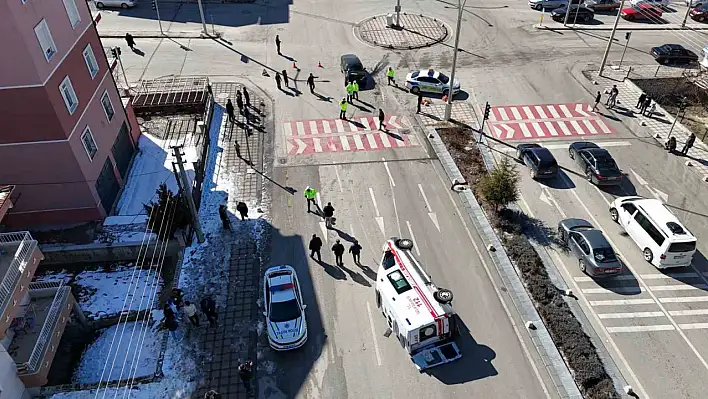 Karaman'da ambulans kazası...