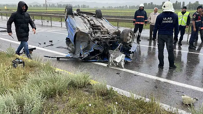 İki araca çarpan otomobil takla attı: 1 ölü, 4 yaralı