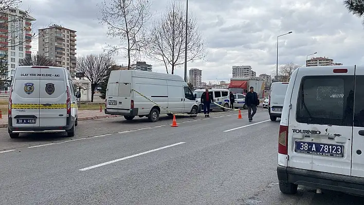 Kavga Ederken, Tüfekle Kendini Vurmuş!